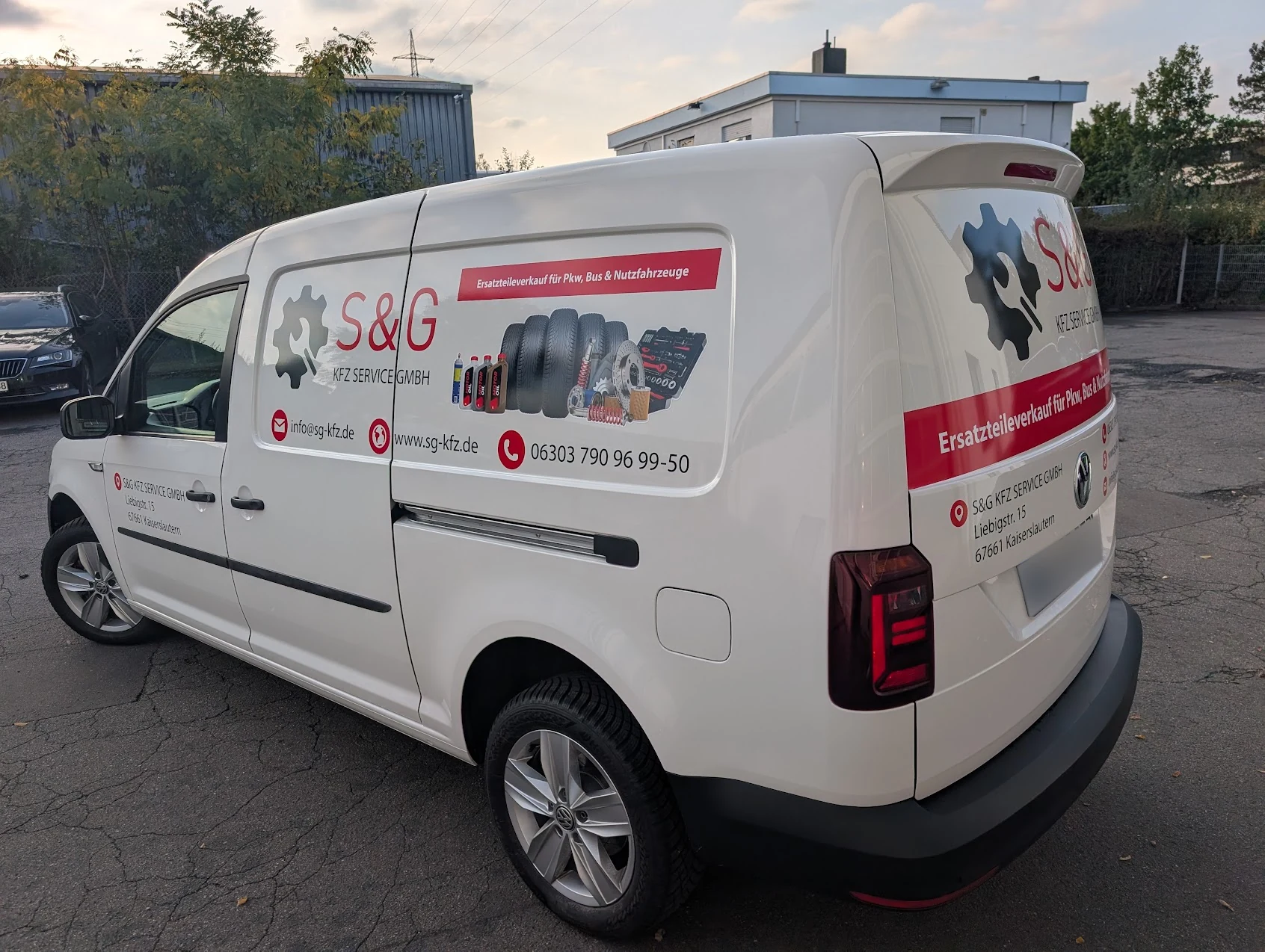 Fahrzeugbeschriftung · S&G KFZ Service – Seiten- und Heckansicht