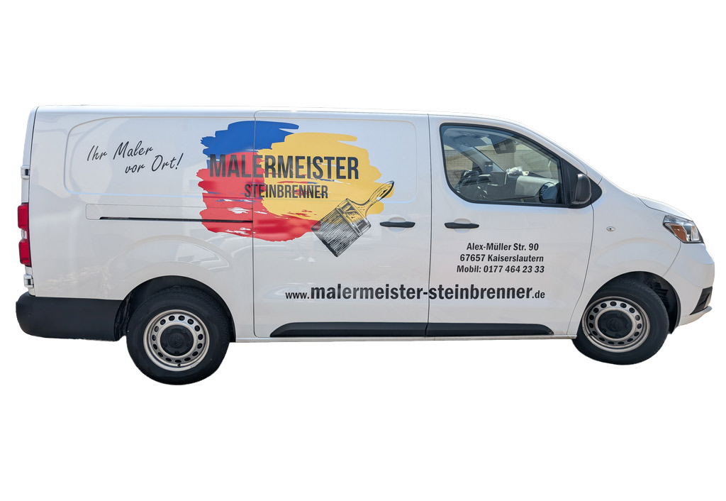 Professionell beschriftetes Firmenfahrzeug